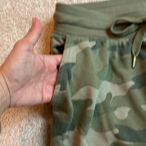 Old Navy jogger style sweatpants - Picture 4 of 5